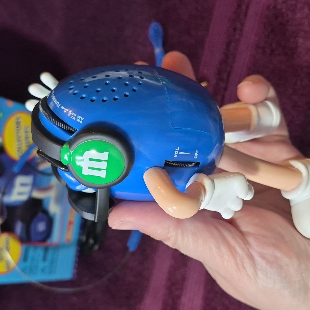 M&M's Blue Character Radio with Headphones Collectors Series - Picture 3 of 8